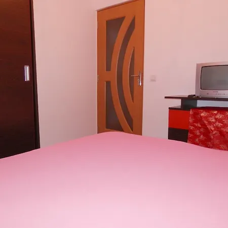 Апартаменти Apartament Poarta Schei Брашов