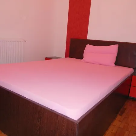 Апартаменти Apartament Poarta Schei